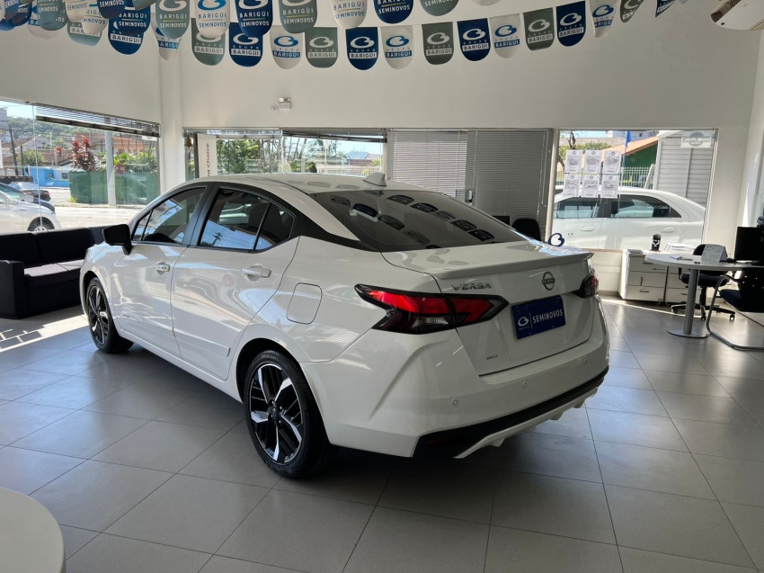 nissan versa 1.6 16v flex exclusive xtronic 4p automatico 20255