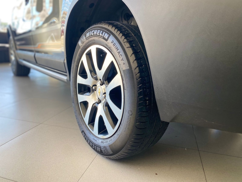 chevrolet spin 1.8 activ 8v flex 4p automatico 201616