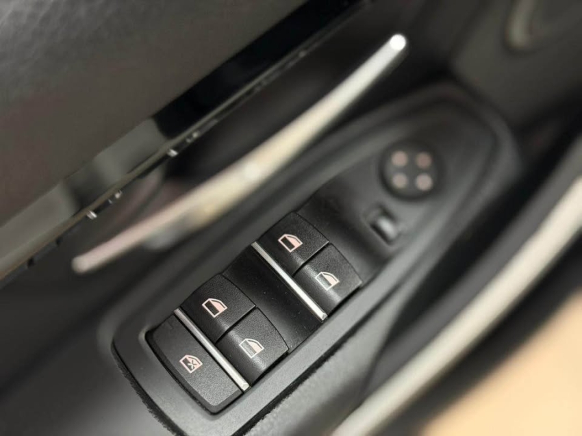 bmw 320i 2.0 sport 16v turbo active flex 4p automatico 201619