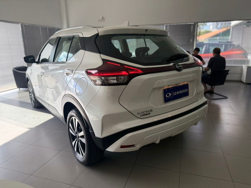 nissan kicks play 1.6 16v flexstart advance plus xtronic flex 4p automatico 20251