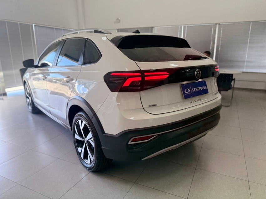 volkswagen nivus 1.0 200 tsi total flex highline automatico 4p 20211