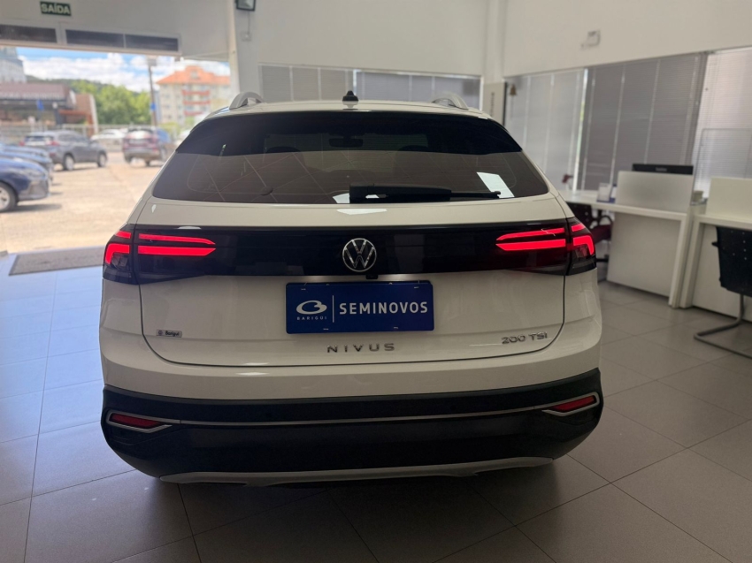 volkswagen nivus 1.0 200 tsi total flex highline automatico 4p 20215