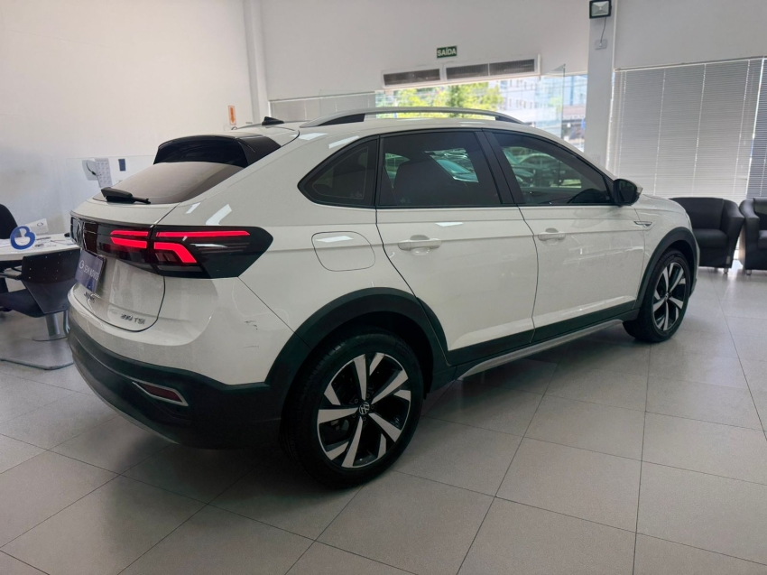 volkswagen nivus 1.0 200 tsi total flex highline automatico 4p 20213