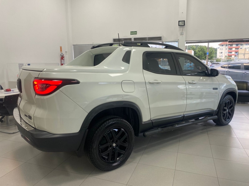 fiat toro 2.0 16v turbo diesel ultra 4wd at9 4p automatico 20233