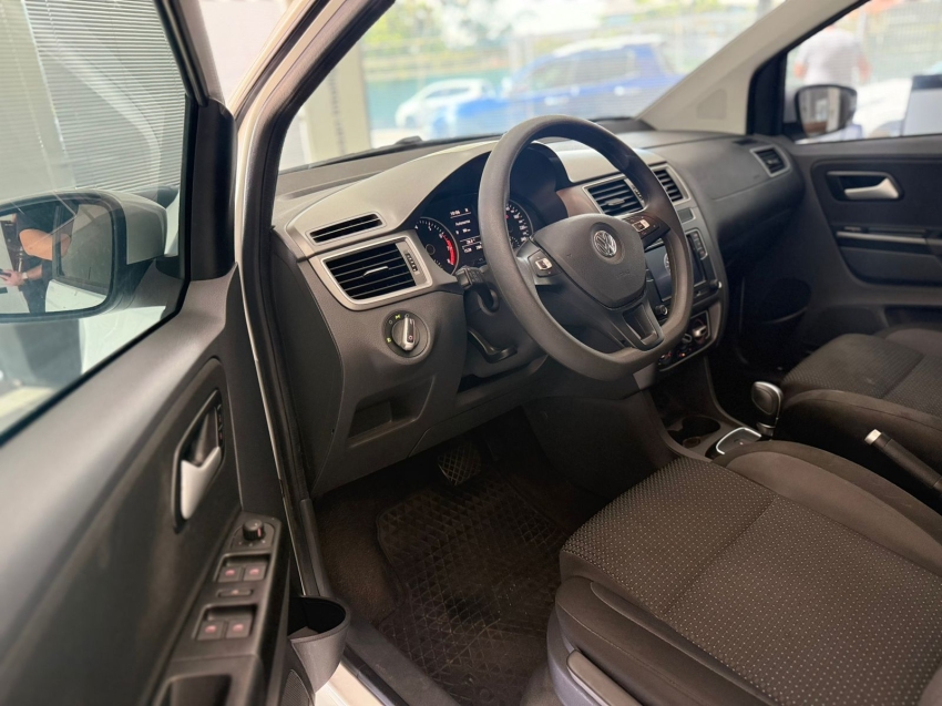 volkswagen fox 1.6 msi total flex connect 4p i-motion semiautomatico 201910