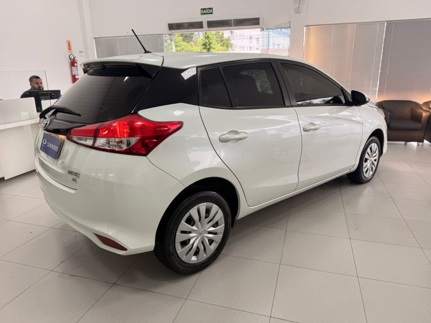 toyota yaris 1.3 16v flex xl live multidrive 4p automatico 20205