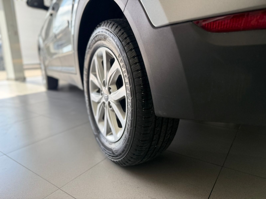 hyundai creta 1.6 16v flex action automatico 4p 202417