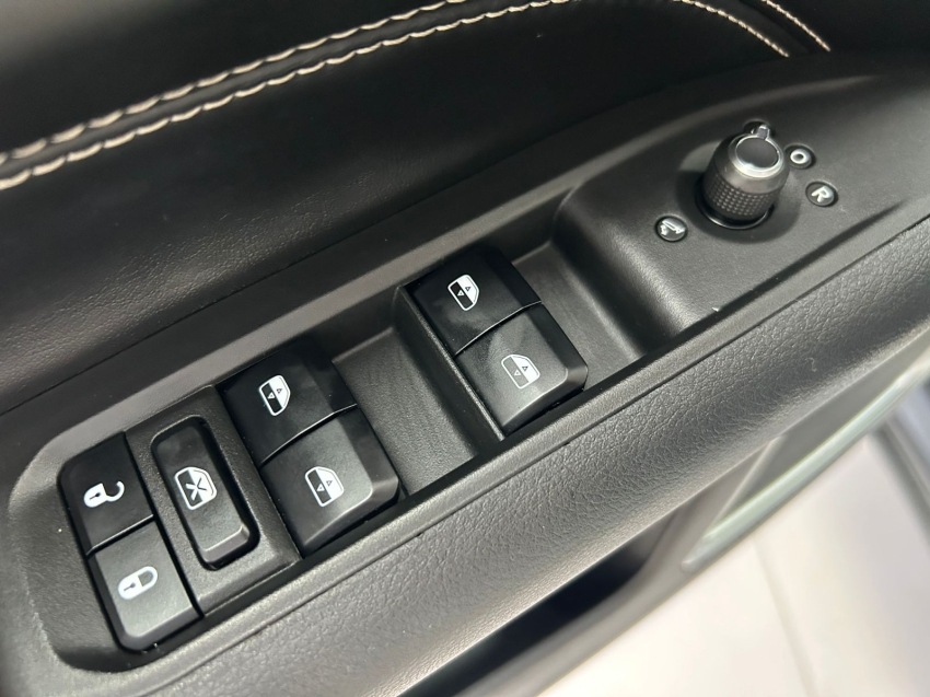 jeep compass 1.3 t270 turbo flex longitude at6 4p automatico 202316