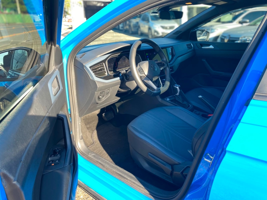 volkswagen nivus 1.0 200 tsi total flex highline automatico 4p 202510