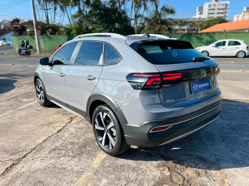 volkswagen nivus 1.0 200 tsi total flex highline automatico 4p 202210