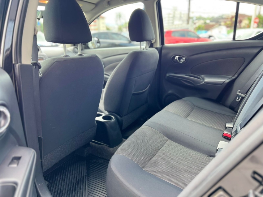 nissan versa 1.6 16v flex sv 4p manual 201414