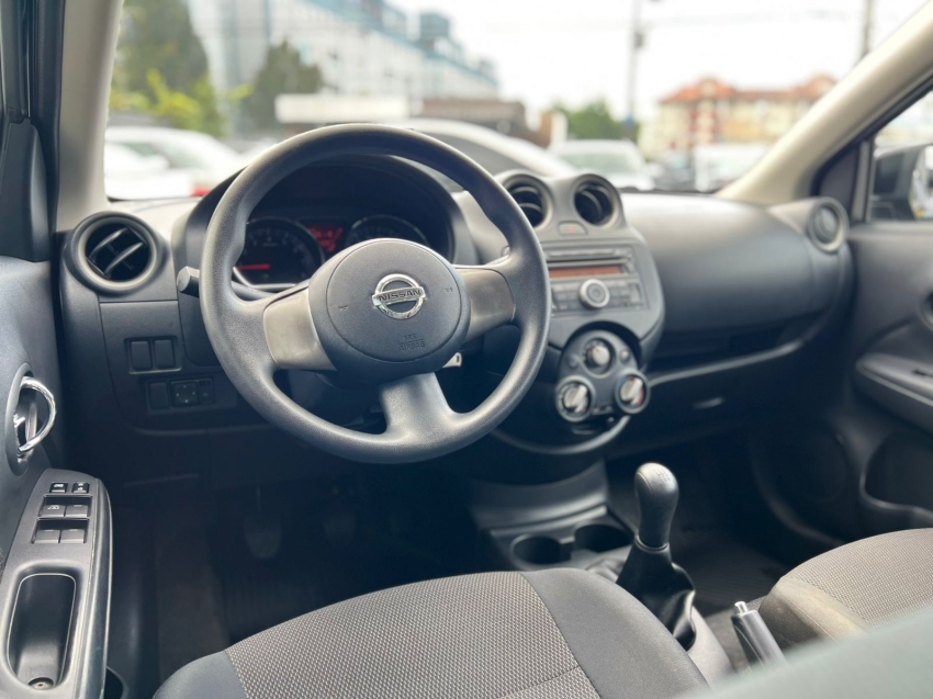 nissan versa 1.6 16v flex sv 4p manual 20147