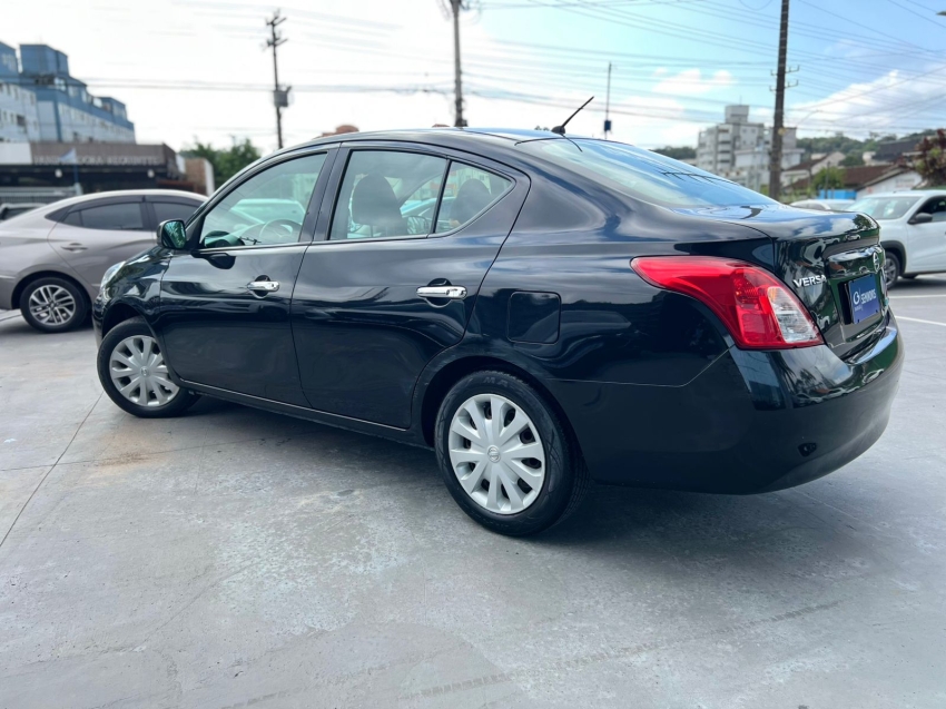 nissan versa 1.6 16v flex sv 4p manual 20144
