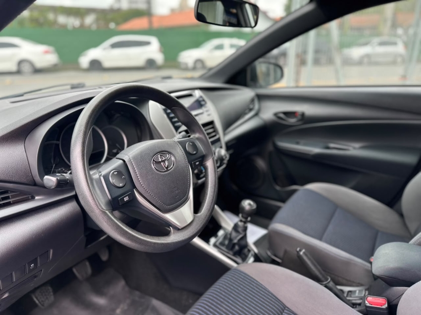 toyota yaris 1.3 16v flex xl live manual 4p 20216