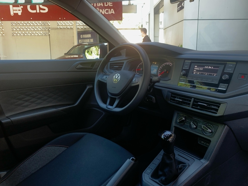 volkswagen polo track 1.0 flex 2024