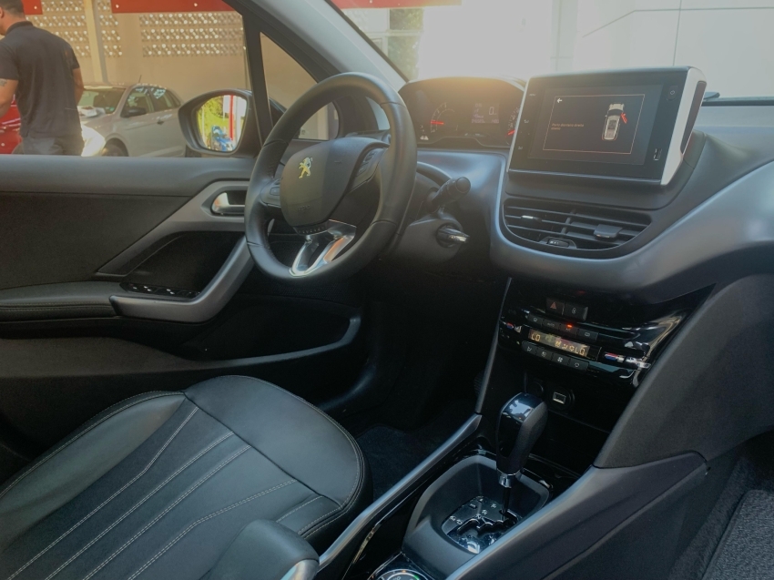 peugeot 2008 griffe thp 1.6 turbo aut. 2023