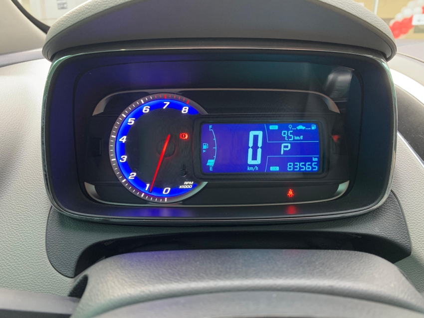 tracker ltz 1.8 16v at