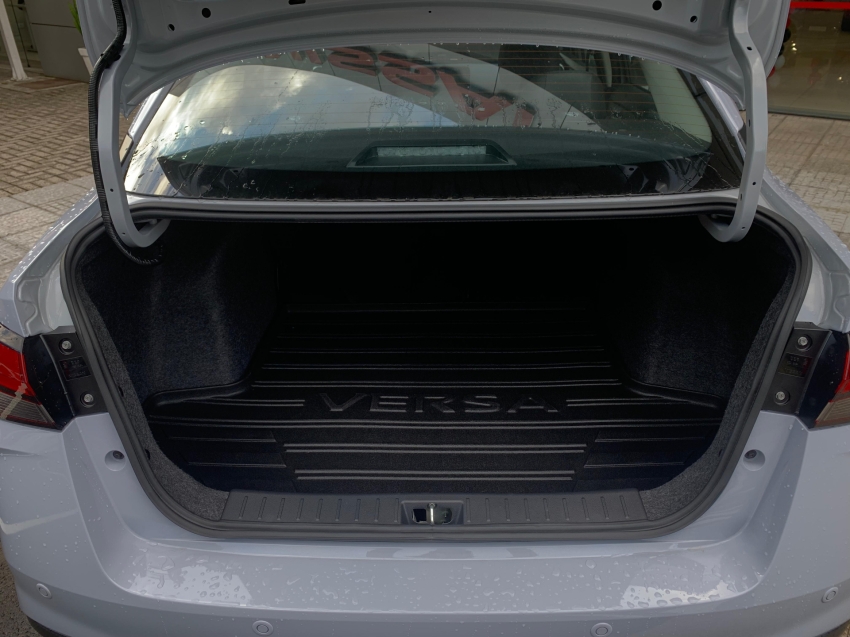 nissan versa 1.6 16v flex exclusive xtronic 4p automatico 2025