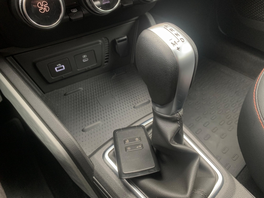 renault duster 1.3 tce flex iconic plus x-tronic 4p automatico 2025
