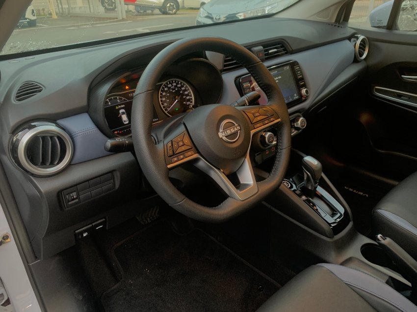 nissan versa 1.6 16v flex exclusive xtronic 4p automatico 2025