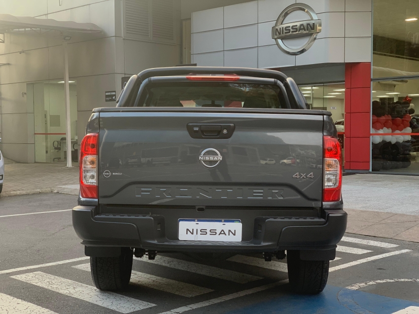 nissan frontier 2.3 16v turbo diesel attack cd 4x4 automatico 4p 2025