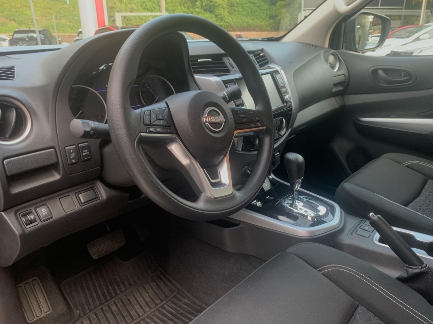 nissan frontier 2.3 16v turbo diesel attack cd 4x4 automatico 4p 2025