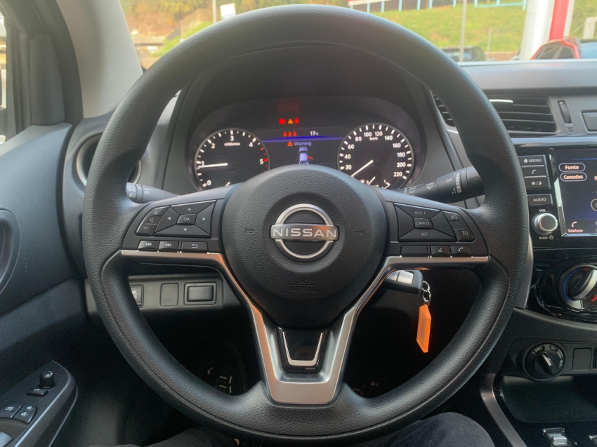 nissan frontier 2.3 16v turbo diesel attack cd 4x4 automatico 4p 2025