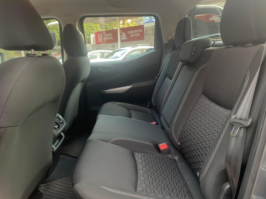 nissan frontier 2.3 16v turbo diesel attack cd 4x4 automatico 4p 2025