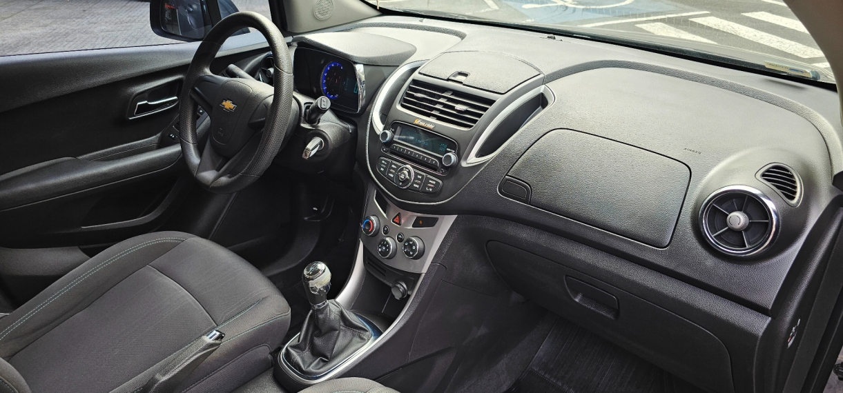 chevrolet tracker 1.8 mpfi ltz 4x2 16v flex 4p automatico 5p manual 201411