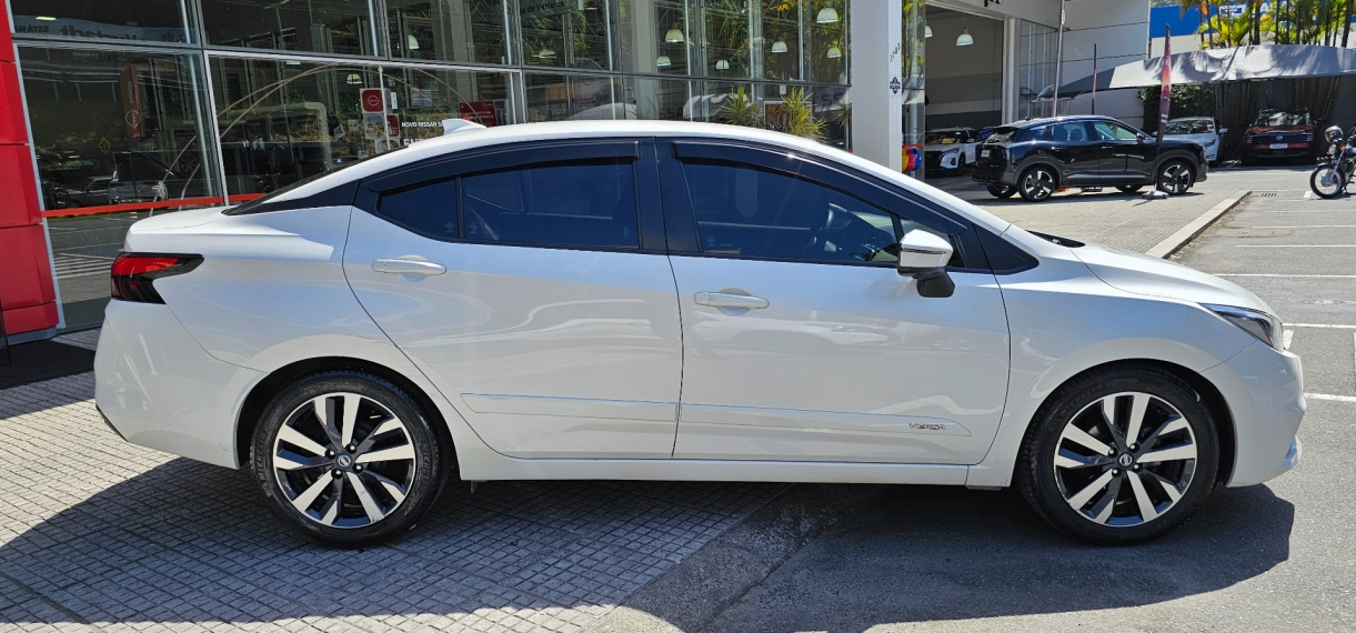 nissan versa 1.6 16v flex exclusive xtronic 4p automatico 20213