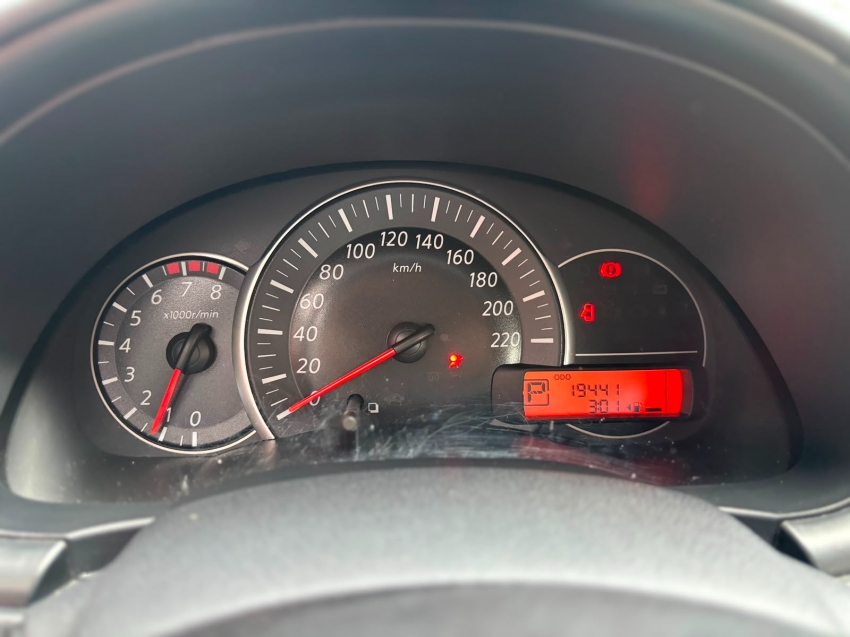 nissan march 1.6 sl 16v flexstart 4p xtronic flex automatico 20208