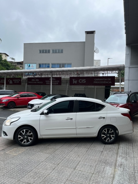 nissan versa 1.6 16v flexstart unique 4p xtronic 1.5 flex automatico 20177