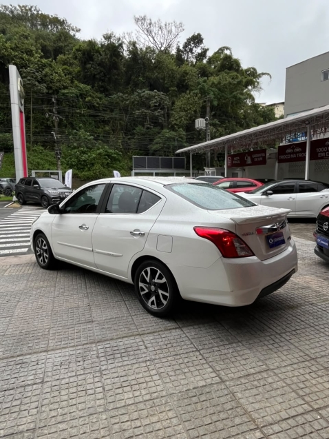 nissan versa 1.6 16v flexstart unique 4p xtronic 1.5 flex automatico 20173