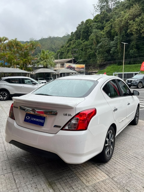 nissan versa 1.6 16v flexstart unique 4p xtronic 1.5 flex automatico 20175