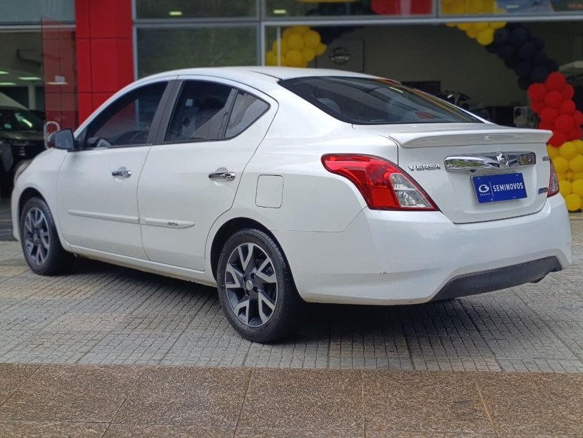 nissan versa 1.6 flex automatico 20175