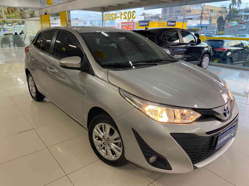 toyota yaris hatch xl plus tech 1.3 16v cvt flex 2018/19