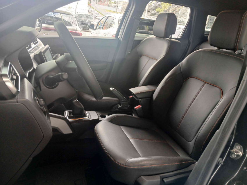 renault  duster iconic plus 1.3 16v tce cvt x- flex automatico 2024/25