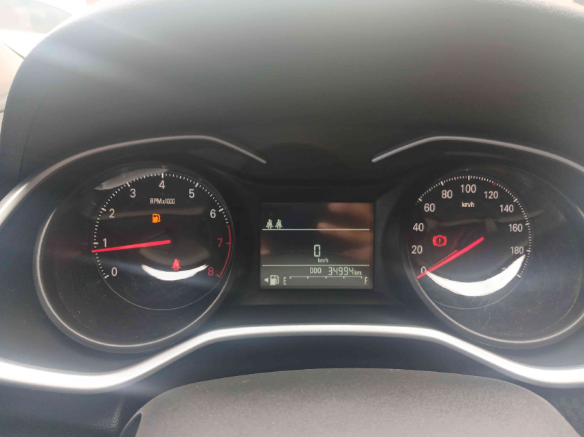chevrolet onix  plus lt 1.0 12v mt6 flex 2023/24