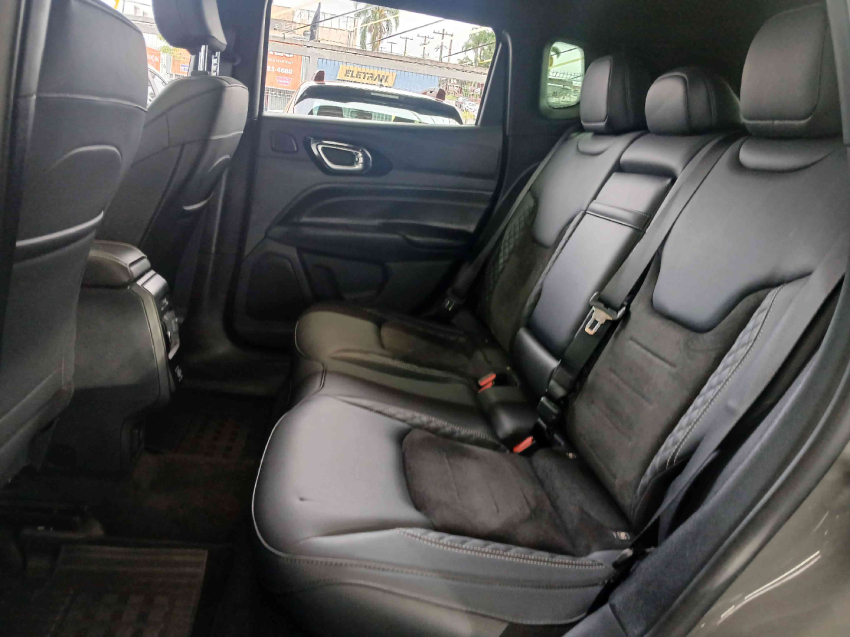 jeep compass  blackhawk 4x4 2.0 hurricane at gasolina automatico 2024/25