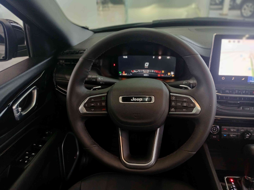jeep compass  blackhawk 4x4 2.0 hurricane at gasolina automatico 2024/25