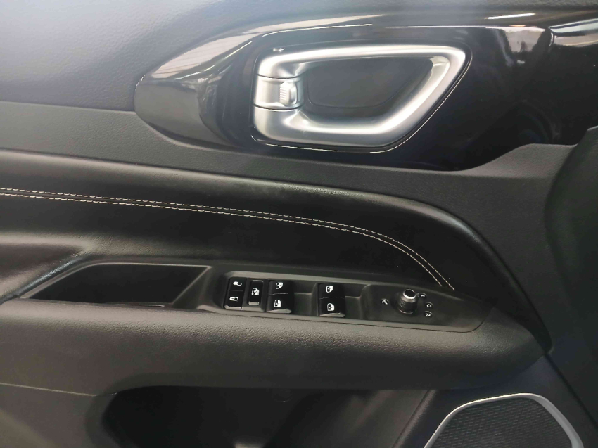 jeep compass  blackhawk 4x4 2.0 hurricane at gasolina automatico 2024/25