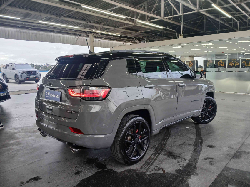 jeep compass  blackhawk 4x4 2.0 hurricane at gasolina automatico 2024/25