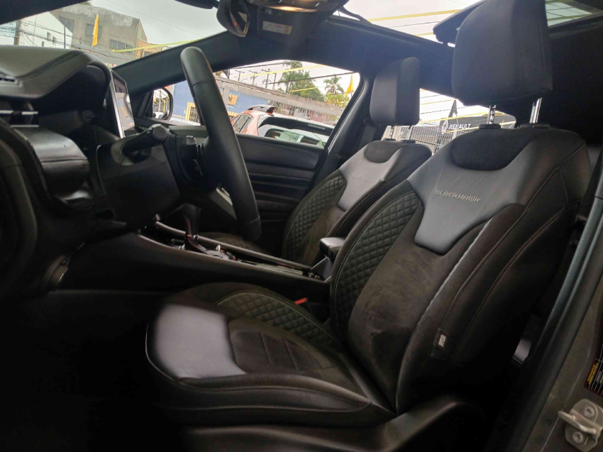 jeep compass  blackhawk 4x4 2.0 hurricane at gasolina automatico 2024/25