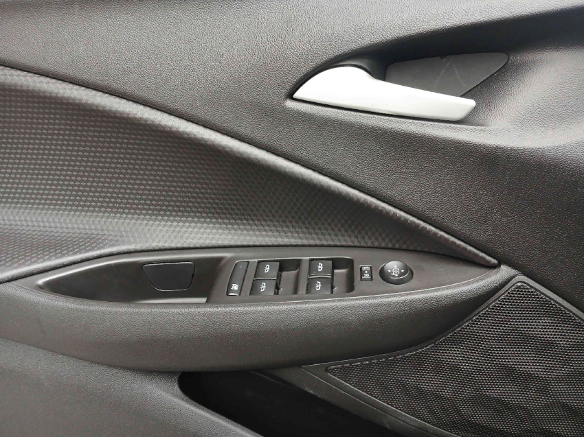 chevrolet onix plus lt 1.0 tb 12v mt6 flex manual 2019/20