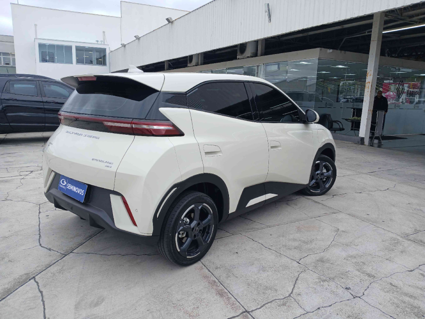 byd dolphin mini automatico ev 5 seats