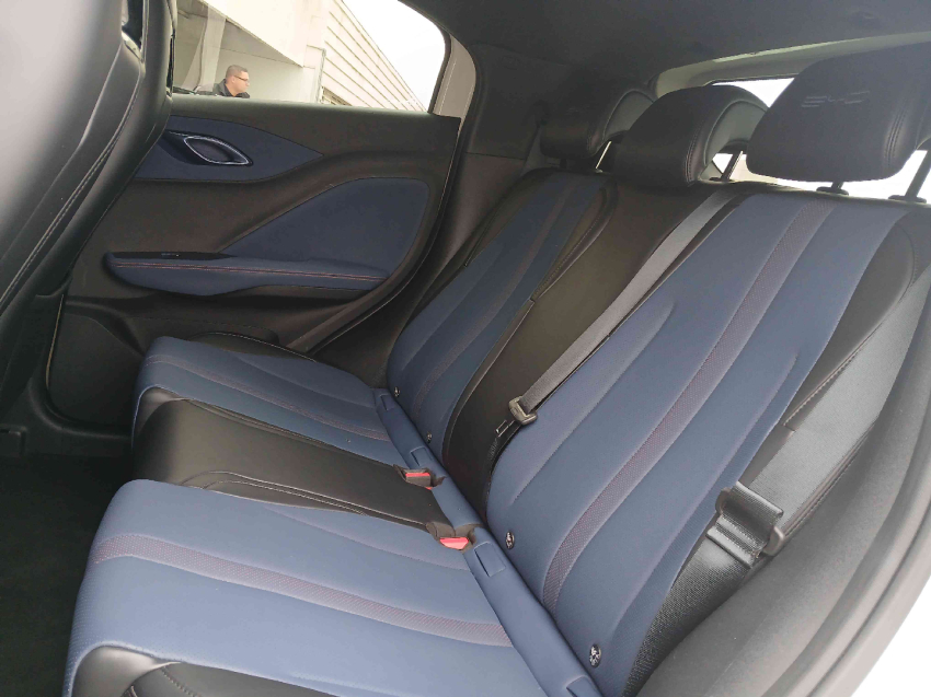 byd dolphin mini automatico ev 5 seats