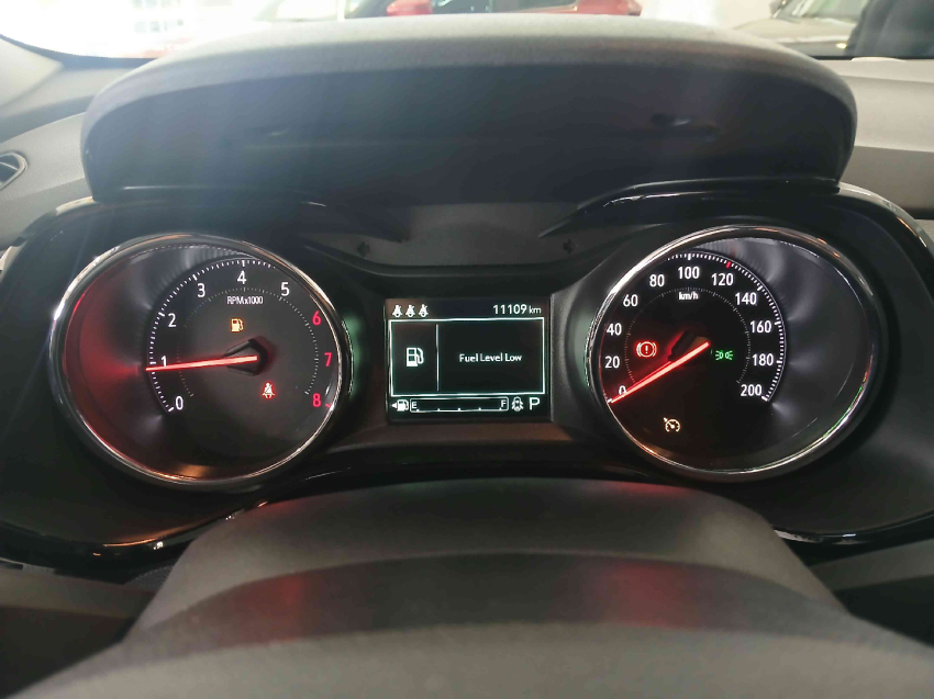 tracker midnight 1.0 turbo 12v at6