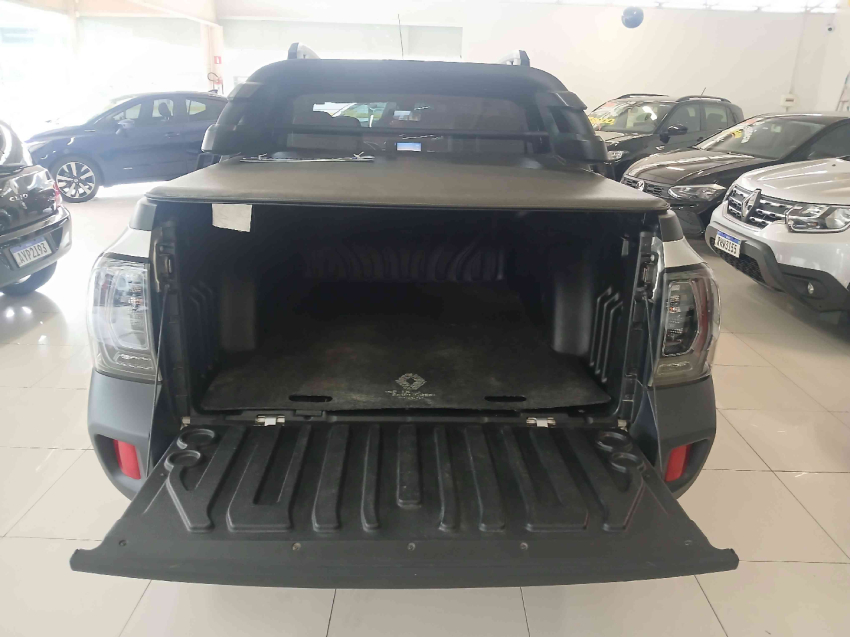 renault oroch  outsider 1.3 16v at8 flex automatico 2022/23