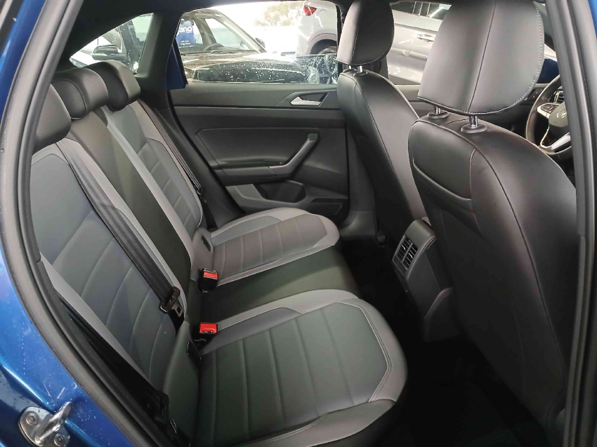 volkswagen nivus highline 200 1.0 12v tsi at6  flex automatico 2024/24