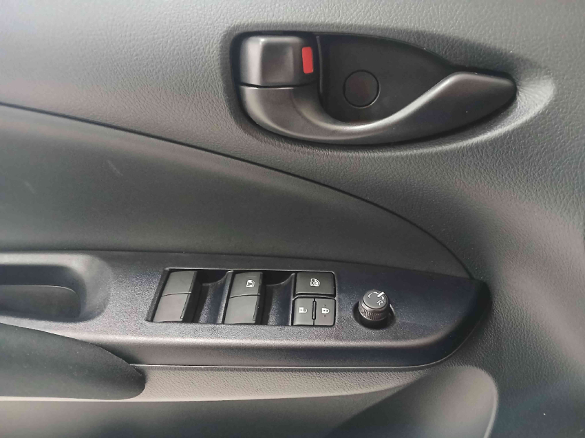 toyota yaris hatch xl 1.5 cvt flex automatico 2024/25